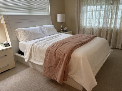 Welcome to this two-bedroom, one-and-a-half-bath waterfront - photo 9