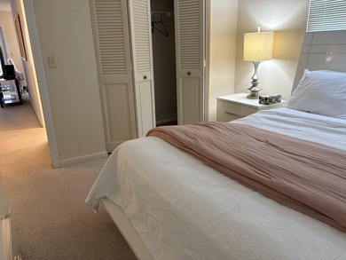 Welcome to this two-bedroom, one-and-a-half-bath waterfront - photo 10