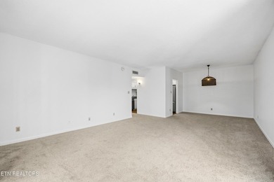 Welcome to the Westcliff Condominiums, one of Knoxville's - photo 4