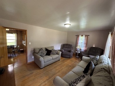 Nice 3 BR 1BH brick home with full size basement on 9.67 acres - photo 11