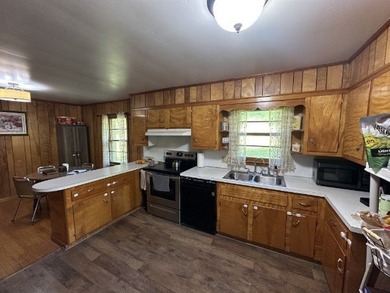 Nice 3 BR 1BH brick home with full size basement on 9.67 acres - photo 14