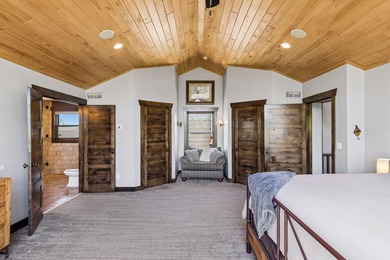 There are properties, and then there are estates that redefine - photo 15