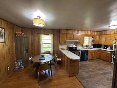 Nice 3 BR 1BH brick home with full size basement on 9.67 acres - photo 16