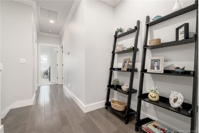 Sophisticated coastal living in the heart of Historic Downtown - photo 18