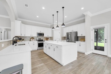 Welcome to the popular Sycamore III floor plan in the - photo 25