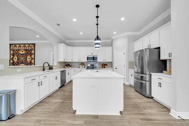 Welcome to the popular Sycamore III floor plan in the - photo 26