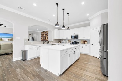 Welcome to the popular Sycamore III floor plan in the - photo 27