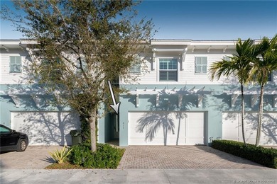 Sophisticated coastal living in the heart of Historic Downtown - photo 28