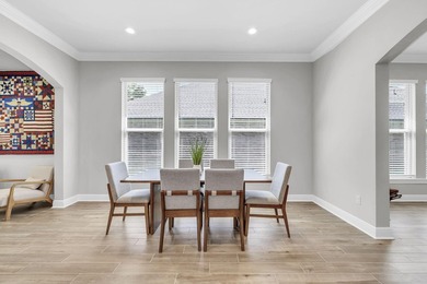 Welcome to the popular Sycamore III floor plan in the - photo 32