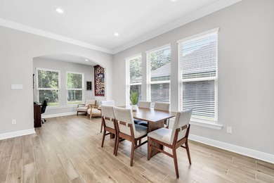 Welcome to the popular Sycamore III floor plan in the - photo 33