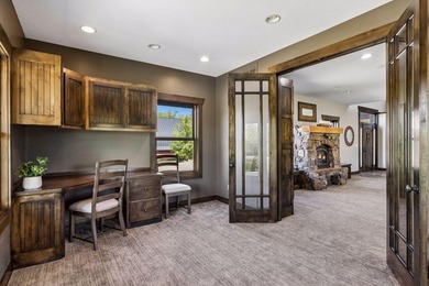 There are properties, and then there are estates that redefine - photo 33