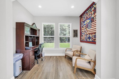 Welcome to the popular Sycamore III floor plan in the - photo 35