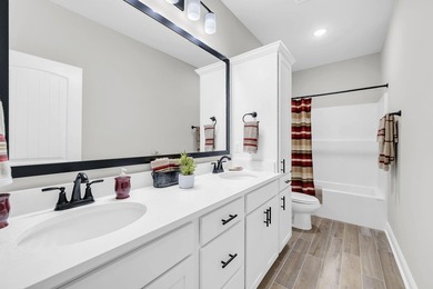 Welcome to the popular Sycamore III floor plan in the - photo 36