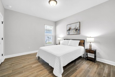 Welcome to the popular Sycamore III floor plan in the - photo 39