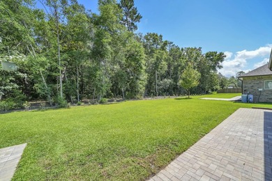 Welcome to the popular Sycamore III floor plan in the - photo 48