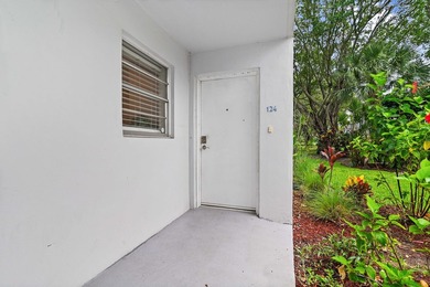 Beautifully remodeled 3-bedroom, 2-bath CORNER UNIT in - photo 5
