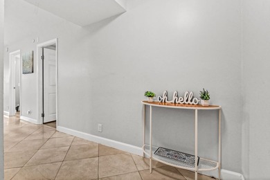 Beautifully remodeled 3-bedroom, 2-bath CORNER UNIT in - photo 6