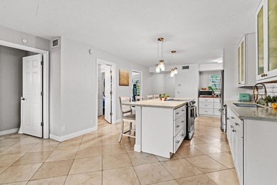 Beautifully remodeled 3-bedroom, 2-bath CORNER UNIT in - photo 10