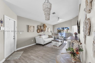 Spacious and renovated - two-bedroom, two-bath villa featuring - photo 3