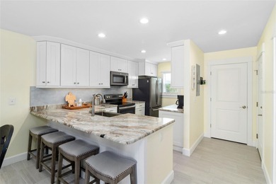 Spectacular Southern exposure corner beach front villa that has - photo 4