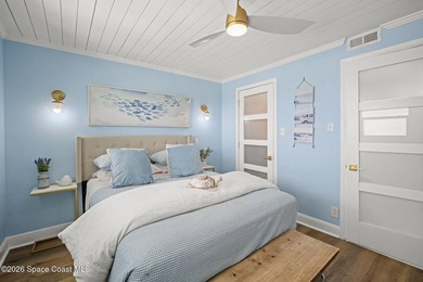 Completely reimagined 2-bedroom, 2-bathroom coastal residence - photo 18