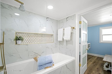 Completely reimagined 2-bedroom, 2-bathroom coastal residence - photo 23