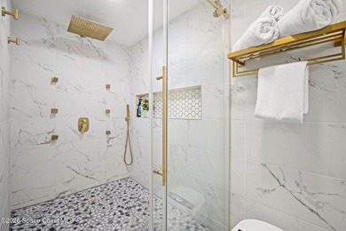 Completely reimagined 2-bedroom, 2-bathroom coastal residence - photo 29