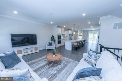 Luxurious 3-Level Unit Townhouse with deck - Minutes from - photo 3