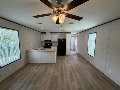 Check out one of the best kept housing secrets in town, Lakeside - photo 2