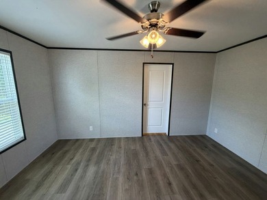 Check out one of the best kept housing secrets in town, Lakeside - photo 8