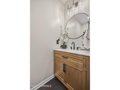 Welcome to this beautifully maintained custom Colonial tucked - photo 17
