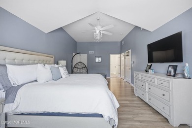 Welcome to this beautifully maintained custom Colonial tucked - photo 19