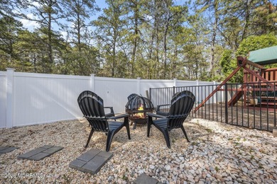 Welcome to this beautifully maintained custom Colonial tucked - photo 38