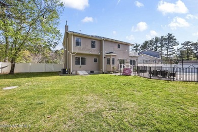 Welcome to this beautifully maintained custom Colonial tucked - photo 40