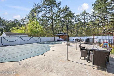 Welcome to this beautifully maintained custom Colonial tucked - photo 43