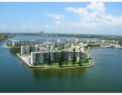 Little Maule Lake Condo For Sale in Aventura Florida