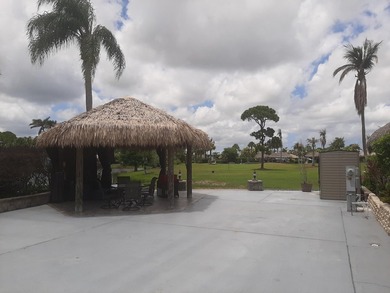 mature landscaped park welcomes you as soon as you drive through - photo 7