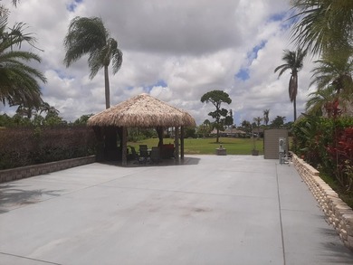 mature landscaped park welcomes you as soon as you drive through - photo 8