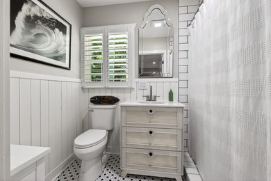 Welcome to this charming 4 bedroom 2 bath house in the heart of - photo 20