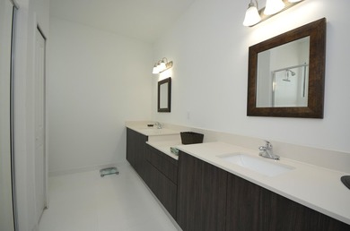 BACK TO SCHOOL SPECIAL: Beautifully updated home near top rated - photo 21