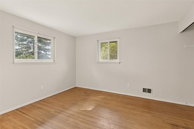 Welcome home to this spacious and well-maintained 3-bedroom, 1 - photo 23