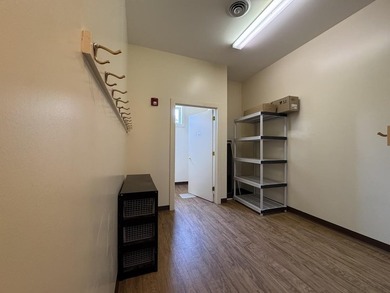 Well maintained 2,406+/- sq ft one-story commercial building - photo 23