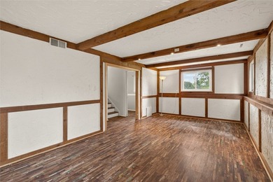 Welcome home to this spacious and well-maintained 3-bedroom, 1 - photo 31