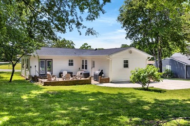 Welcome to this charming 4 bedroom 2 bath house in the heart of - photo 32