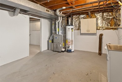 Welcome home to this spacious and well-maintained 3-bedroom, 1 - photo 36