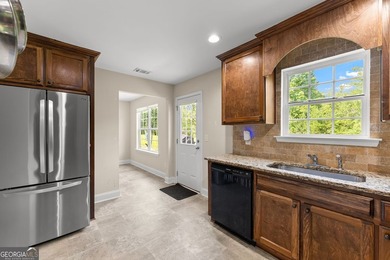 2021 Build offering a great floorplan situated on almost an acre - photo 13