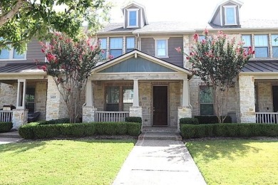 Lake Townhome/Townhouse For Sale in Arlington, Texas