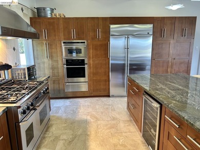 Sweeping Views! Experience the pinnacle of Marin living in this - photo 7