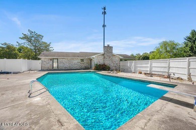 Motivated Sellers! This one has it all! Offering a rarely found - photo 4