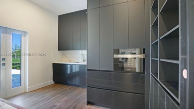 Welcome to an exceptional 5-acre private retreat designed for - photo 11